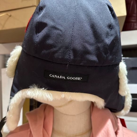 Canada Goose Ladies  Shearling Co-Pilot Winter Aviator Hat 5188L New W Tags - Picture 4 of 14